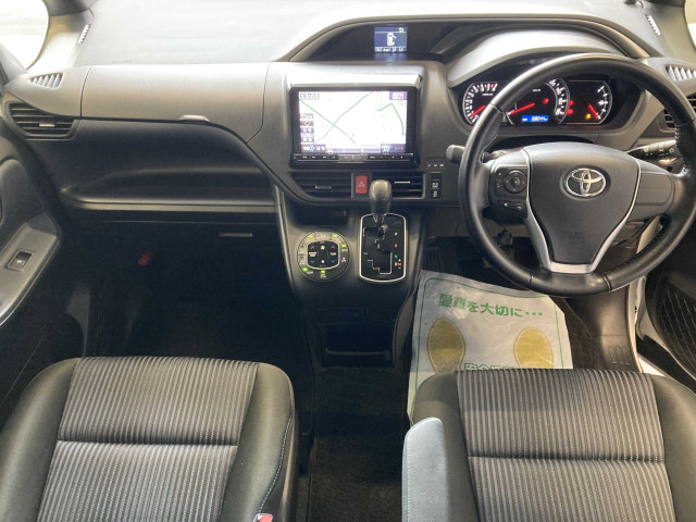 トヨタ ヴォクシー ２．０ ＺＳ 煌 H27年 (四国) 99