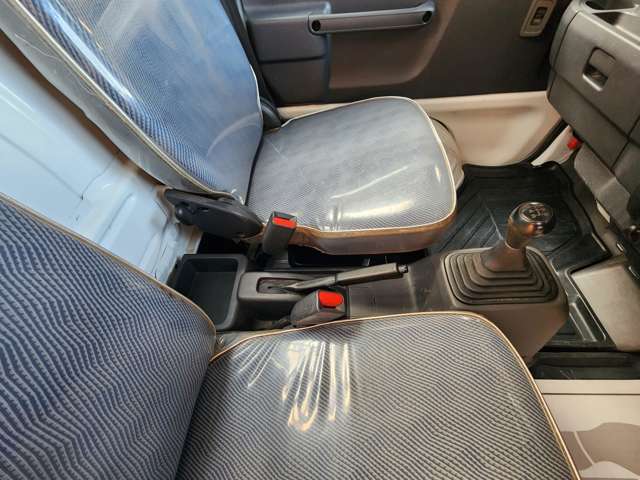 ホンダ アクティトラック ６６０ タウン ４ＷＤ H25年 (九州・沖縄) 99