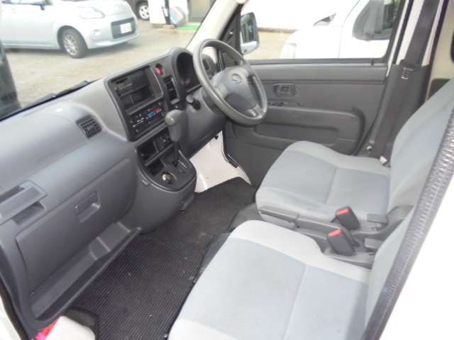 ダイハツ ハイゼットカーゴ ６６０ デラックス ハイルーフ ４ＷＤ H27年 () 99