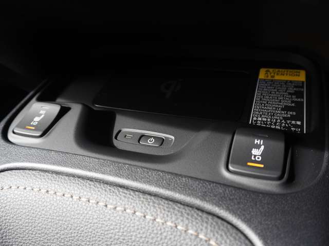 トヨタ カローラ　ツーリング　ハイブリッド １．８ ハイブリッド ＷＸＢ Ｅ－ＦＯＵＲ ４ＷＤ R1年 (甲信越・北陸) 99