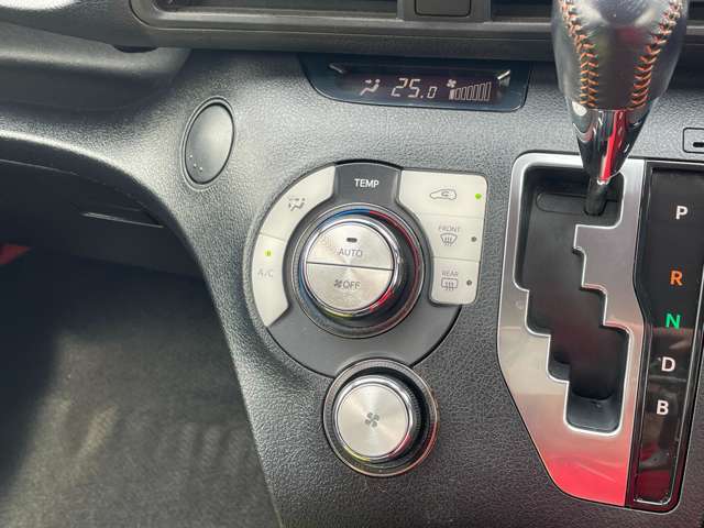 トヨタ シエンタ　ハイブリッド ハイブリッド １．５ Ｇ クエロ H29年 (近畿) 99