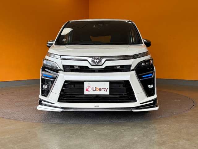 トヨタ ヴォクシー ２．０ ＺＳ 煌ＩＩ R2年 () 99