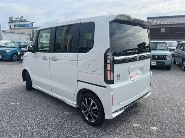 ホンダ Ｎ　ＢＯＸ カスタム ６６０ R8年 () 99