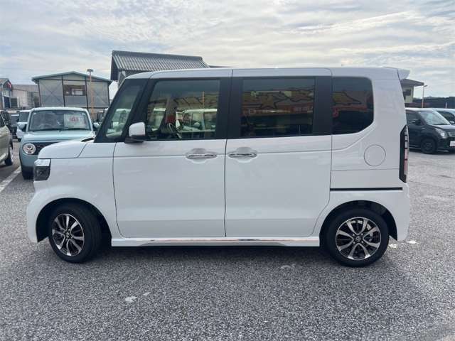 ホンダ Ｎ　ＢＯＸ カスタム ６６０ R8年 () 99