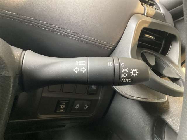 日産 セレナ １．２ Ｅ－ＰＯＷＥＲ ハイウェイスター Ｖ R1年 () 99