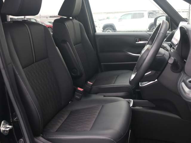 トヨタ ノア １．８ ハイブリッド Ｓ－Ｚ Ｅ－ＦＯＵＲ ４ＷＤ R4年 (近畿) 99