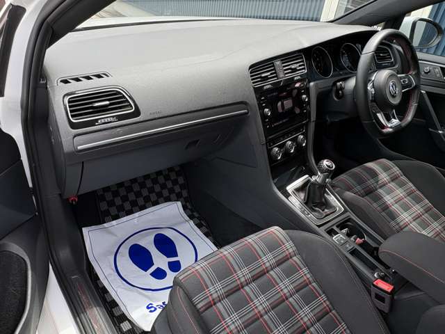 フォルクスワーゲン ゴルフ ＧＴＩ H29年 (近畿) 99