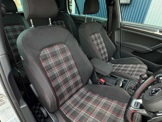 フォルクスワーゲン ゴルフ ＧＴＩ H29年 (近畿) 99