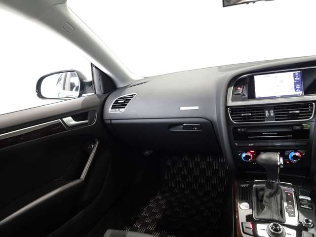 アウディ Ａ５　スポーツバック ２．０ ＴＦＳＩ クワトロ ４ＷＤ H24年 (関東) 99