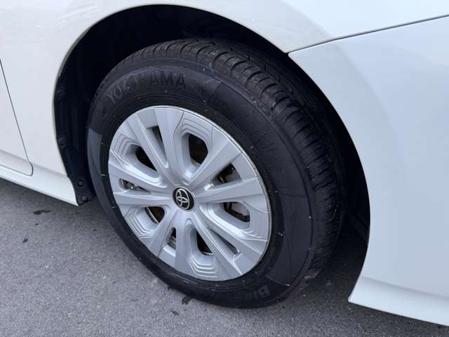 トヨタ プリウス １．８ Ｓ R1年 (東海) 99