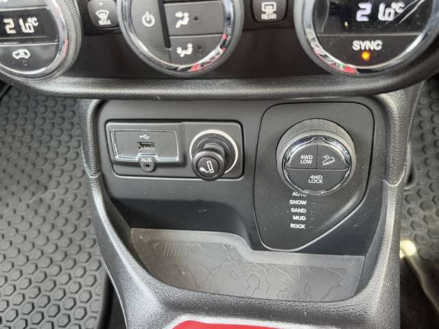 ジープ レネゲード トレイルホーク ４ＷＤ H28年 () 99
