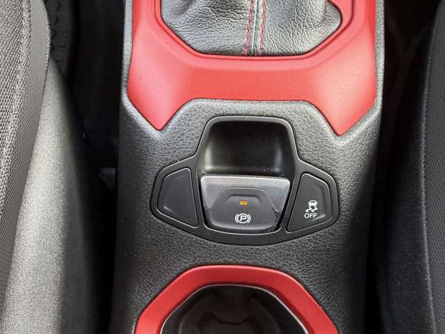 ジープ レネゲード トレイルホーク ４ＷＤ H28年 () 99