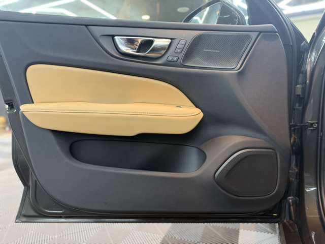 ボルボ Ｖ６０ Ｔ５　インスクリプション R2年 (関東) 99