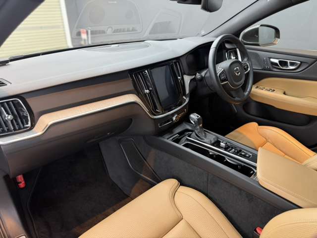 ボルボ Ｖ６０ Ｔ５　インスクリプション R2年 (関東) 99
