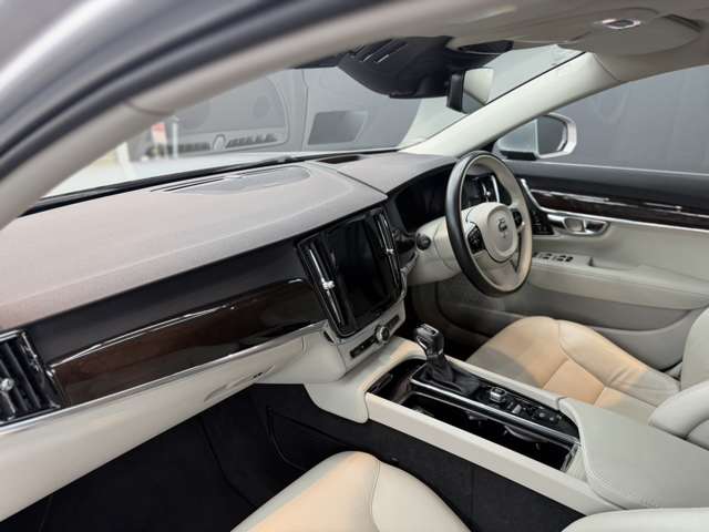 ボルボ Ｖ９０ Ｄ４ ノルディック エディション ディーゼルターボ R2年 (関東) 99