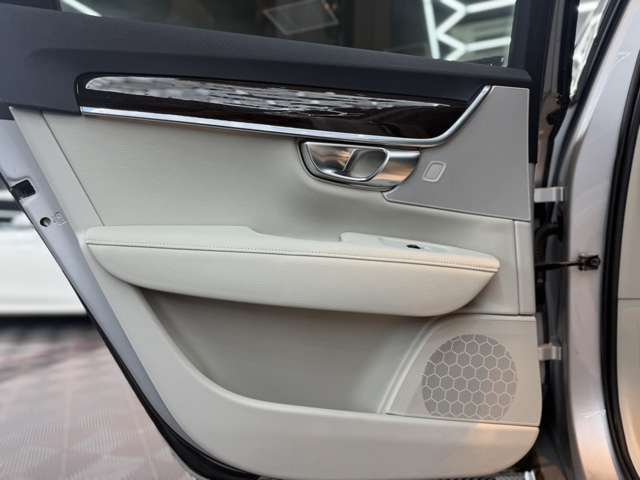 ボルボ Ｖ９０ Ｄ４ ノルディック エディション ディーゼルターボ R2年 (関東) 99