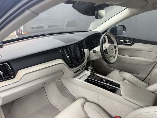 ボルボ ＸＣ６０ Ｄ４ ＡＷＤ インスクリプション ディーゼルターボ ４ＷＤ H30年 (関東) 99