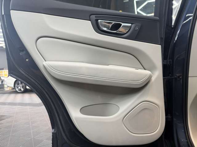ボルボ ＸＣ６０ Ｄ４ ＡＷＤ インスクリプション ディーゼルターボ ４ＷＤ H30年 (関東) 99