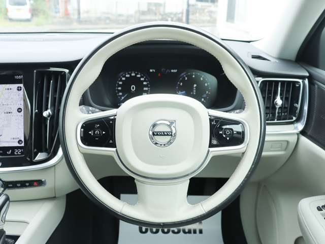 ボルボ Ｖ６０ Ｔ５　インスクリプション R1年 (関東) 99
