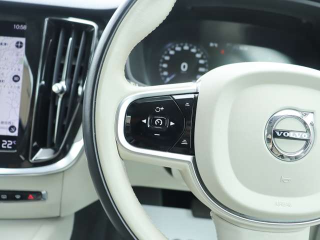 ボルボ Ｖ６０ Ｔ５　インスクリプション R1年 (関東) 99