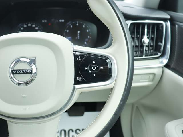 ボルボ Ｖ６０ Ｔ５　インスクリプション R1年 (関東) 99