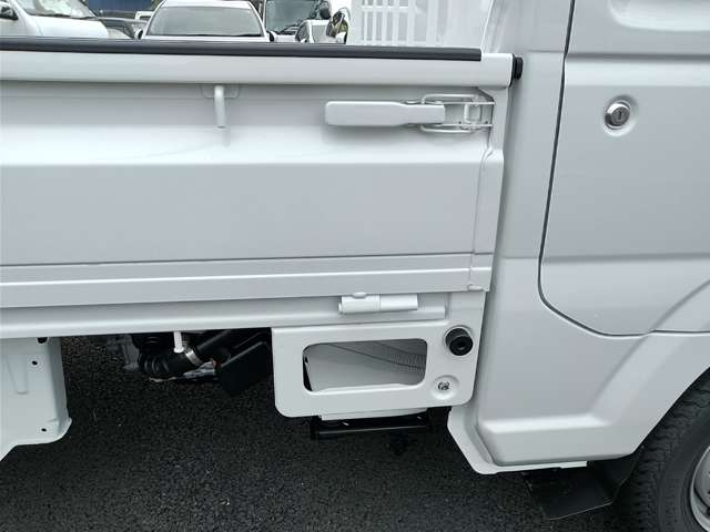 スズキ キャリイトラック ６６０ ＫＣ農繁 ３方開 ４ＷＤ R8年 () 99