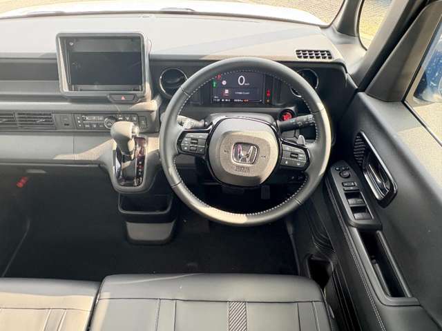 ホンダ Ｎ　ＢＯＸ カスタム ６６０ ターボ コーディネートスタイル モノトーン R8年 () 99