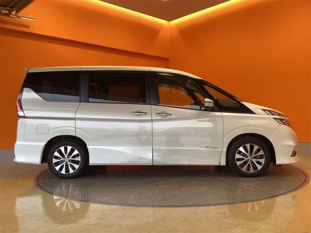 日産 セレナ ２．０ ハイウェイスター H29年 () 99