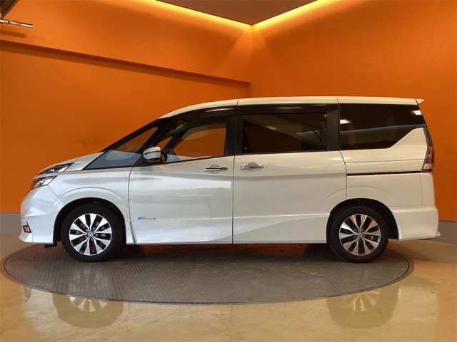日産 セレナ ２．０ ハイウェイスター H29年 () 99