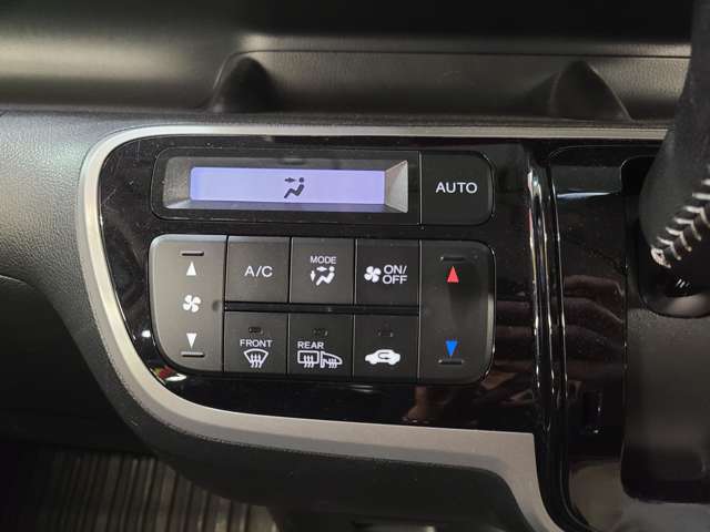 ホンダ Ｎ　ＢＯＸ ６６０ カスタムＧ ＳＳパッケージ ４ＷＤ H26年 (北海道) 99