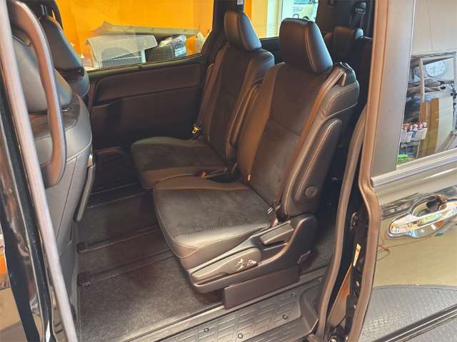トヨタ ヴォクシー ２．０ ＺＳ 煌ＩＩＩ R3年 (近畿) 99