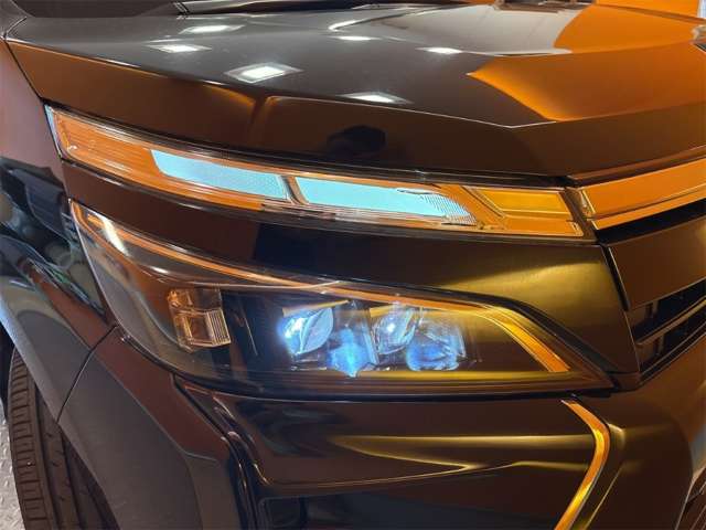 トヨタ ヴォクシー ２．０ ＺＳ 煌ＩＩＩ R3年 (近畿) 99