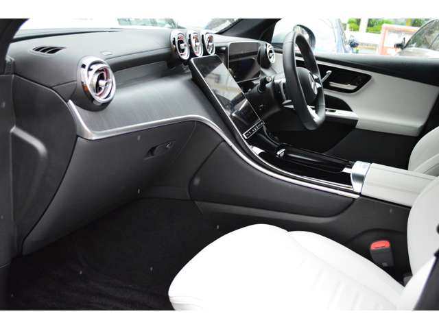 メルセデスベンツ ＧＬＣクラス ２２０ Ｄ ４マチック （ＩＳＧ搭載モデル） ＡＭＧラインパッケージ ディーゼルターボ４ＷＤ ＭＰ２０２４０１ R6年 (関東) 99