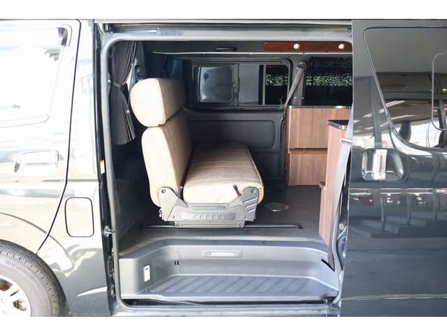 トヨタ ハイエースバン キャンピングカー R4年 (東北) 99