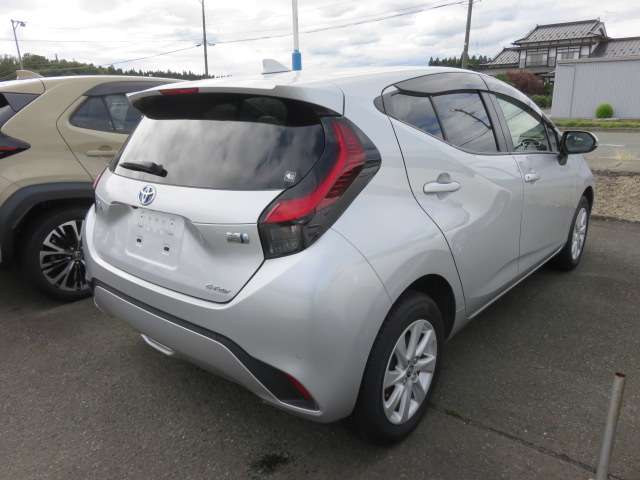 トヨタ アクア １．５ Ｚ Ｅ－ＦＯＵＲ ４ＷＤ R4年 () 99