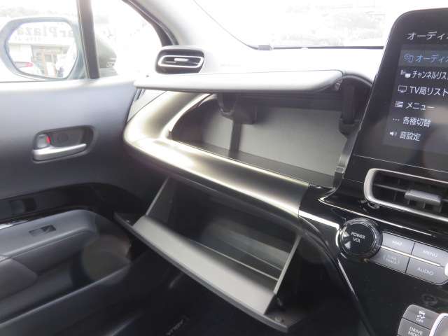 トヨタ アクア １．５ Ｚ Ｅ－ＦＯＵＲ ４ＷＤ R4年 () 99
