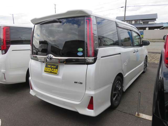 トヨタ ノア ２．０ ＳＩ ＷＸＢＩＩ ４ＷＤ R1年 () 99