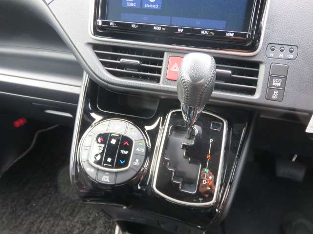 トヨタ ノア ２．０ ＳＩ ＷＸＢＩＩ ４ＷＤ R1年 () 99