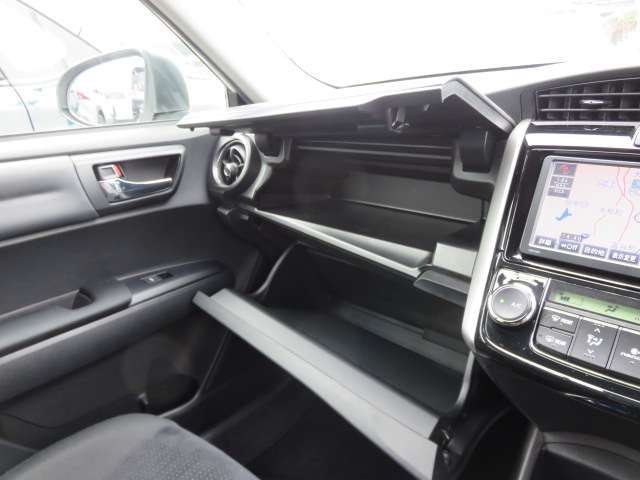 トヨタ カローラフィールダー　ハイブリッド １．５ ハイブリッド Ｇ H28年 () 99