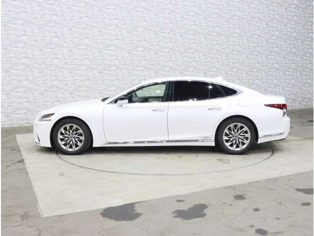 レクサス ＬＳ５００ｈ ５００Ｈ エグゼクティブ ４ＷＤ H29年 (関東) 99