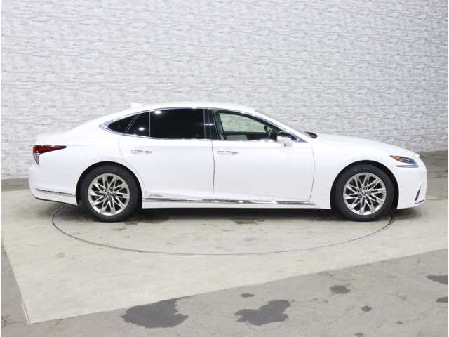 レクサス ＬＳ５００ｈ ５００Ｈ エグゼクティブ ４ＷＤ H29年 (関東) 99
