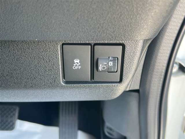 ホンダ Ｎ　ＢＯＸ カスタム ６６０ コーディネートスタイル ２トーン R8年 (近畿) 99