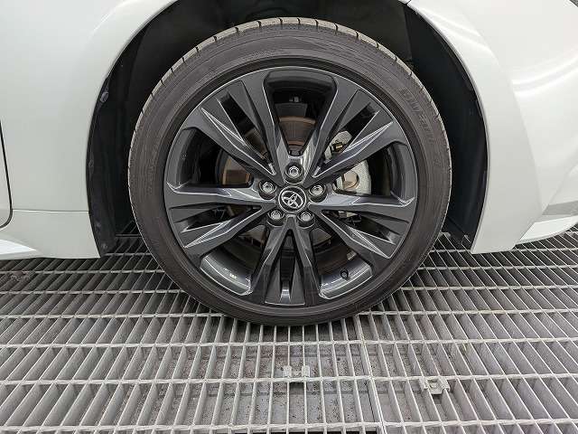トヨタ カローラ　ツーリング　ハイブリッド １．８ ハイブリッド ＷＸＢ Ｅ－ＦＯＵＲ ４ＷＤ R6年 () 99