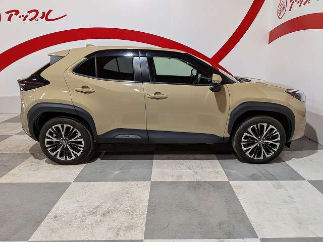 トヨタ ヤリスクロス　ハイブリッド １．５ ハイブリッド Ｚ Ｅ－ＦＯＵＲ ４ＷＤ R5年 () 99