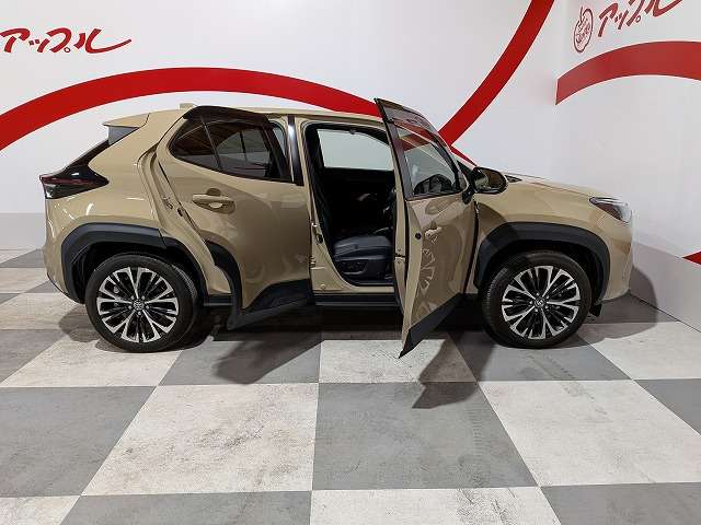 トヨタ ヤリスクロス　ハイブリッド １．５ ハイブリッド Ｚ Ｅ－ＦＯＵＲ ４ＷＤ R5年 () 99