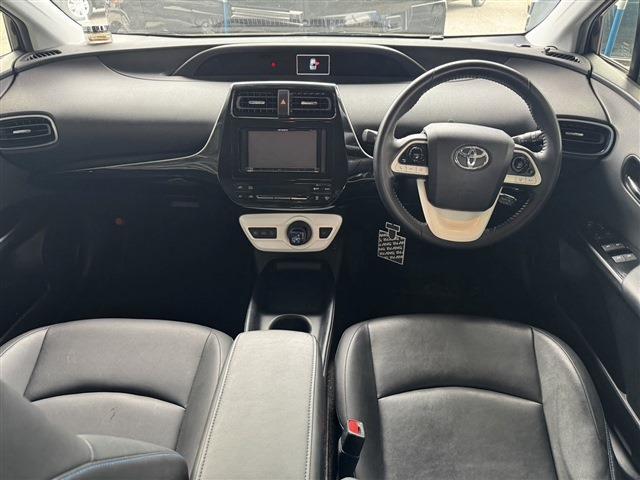 トヨタ プリウス １．８ Ｓ ツーリングセレクション Ｅ－ＦＯＵＲ ４ＷＤ H28年 () 99