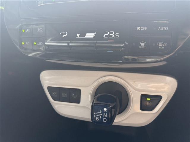 トヨタ プリウス １．８ Ｓ ツーリングセレクション Ｅ－ＦＯＵＲ ４ＷＤ H28年 () 99