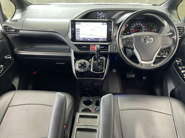 トヨタ ヴォクシー ２．０ ＺＳ 煌ＩＩ R1年 (関東) 99
