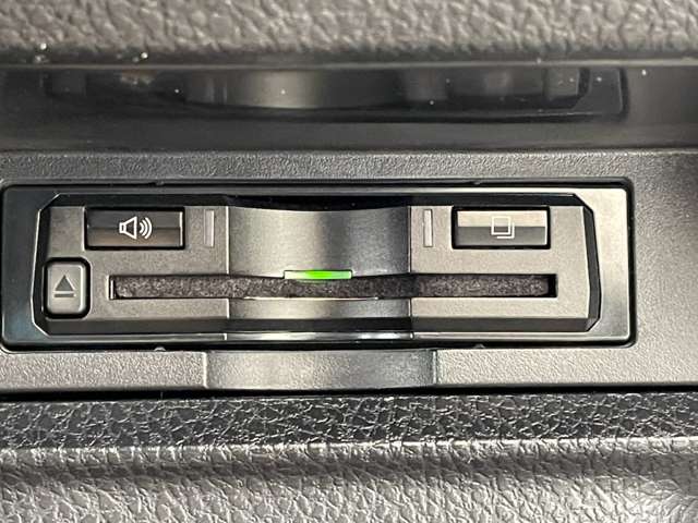 トヨタ ヴォクシー ２．０ ＺＳ 煌ＩＩ R1年 (関東) 99