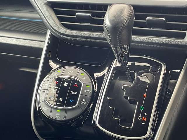 トヨタ ヴォクシー ２．０ ＺＳ 煌ＩＩ R1年 (関東) 99